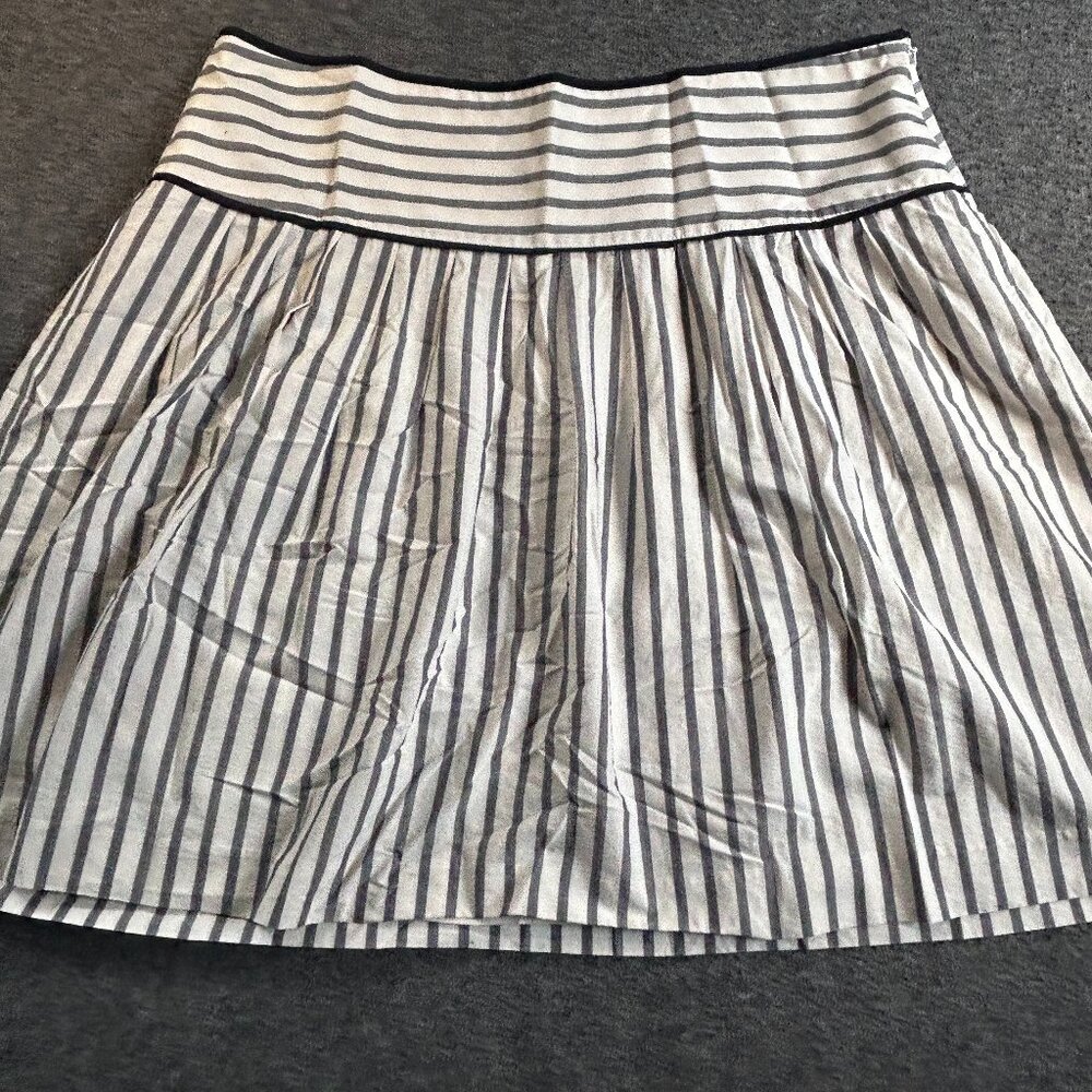 Ann Taylor LOFT Pleated A-Line Skirt Women Size 14 Knee Length Ivory Blue Stripe